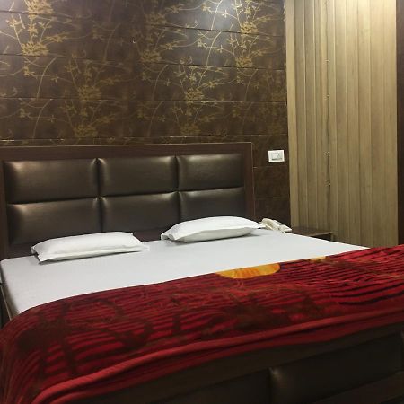 Oyo 12976 Hotel New Fiza Jammu Exterior photo