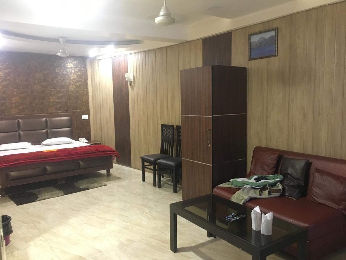 Oyo 12976 Hotel New Fiza Jammu Exterior photo