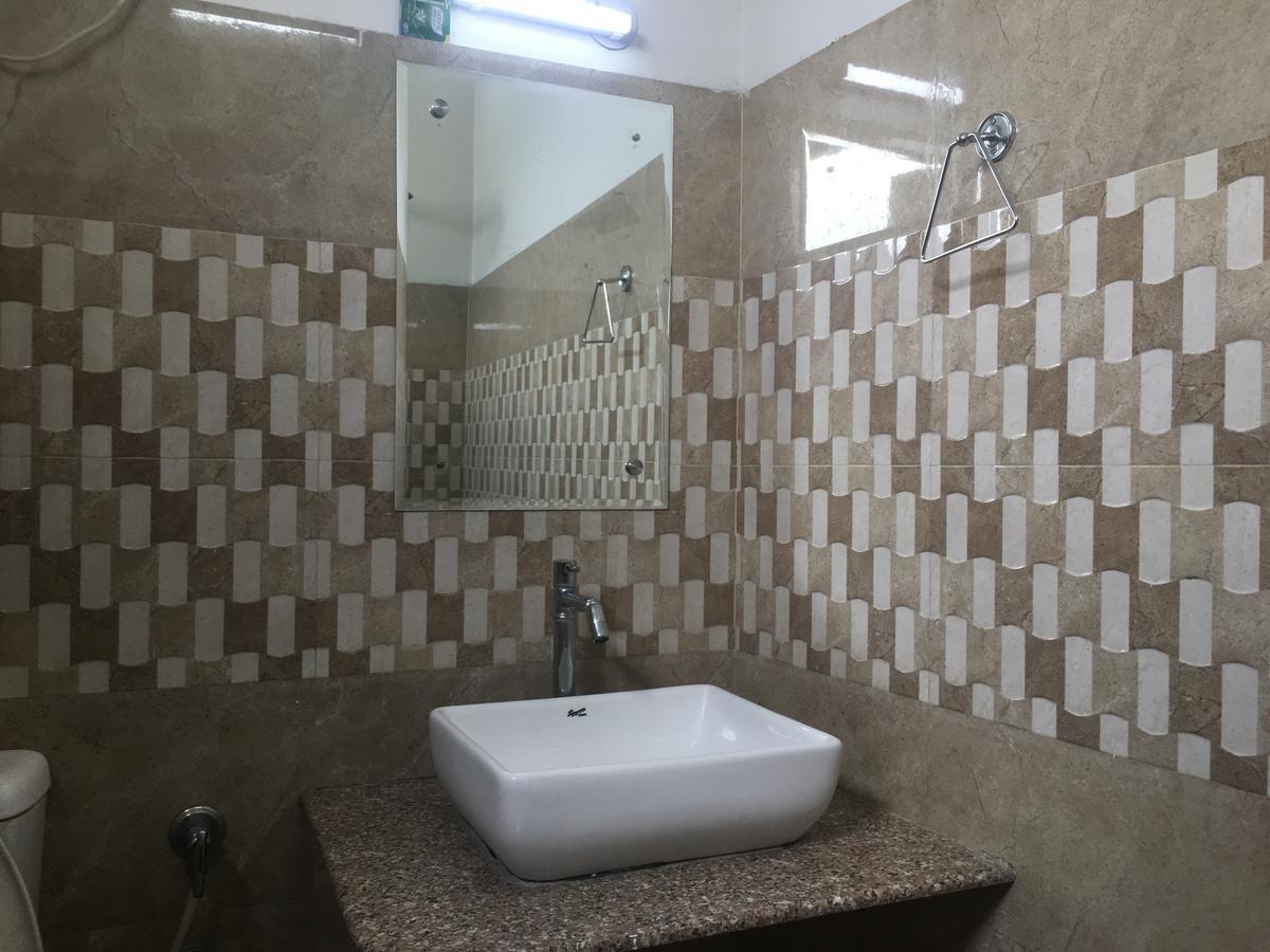 Oyo 12976 Hotel New Fiza Jammu Exterior photo